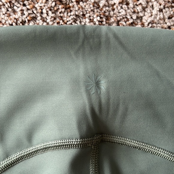Athleta 7/8 leggings size M NWOT - Picture 4 of 4